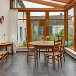 Vierseitenhof Mit Pool Farm stay Ziesar