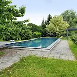 Vierseitenhof Mit Pool Ziesar
