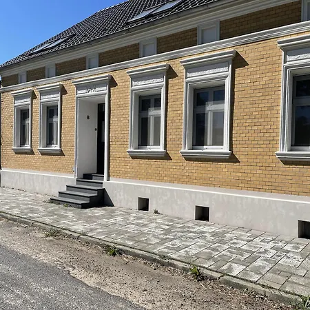 Vierseitenhof Mit Pool Ziesar