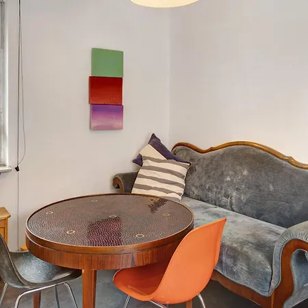 Vierseitenhof Mit Pool * 지사르