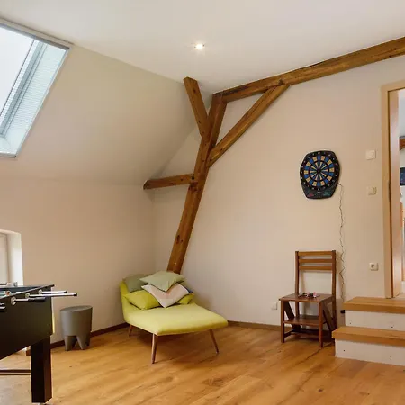 Vierseitenhof Mit Pool 팜스테이