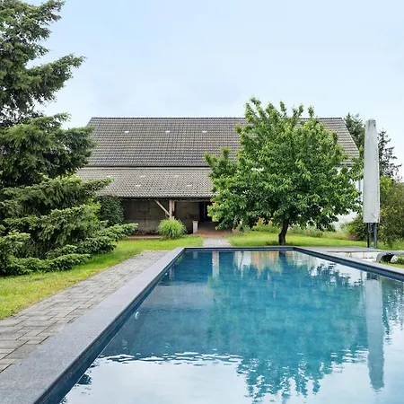 Vierseitenhof Mit Pool