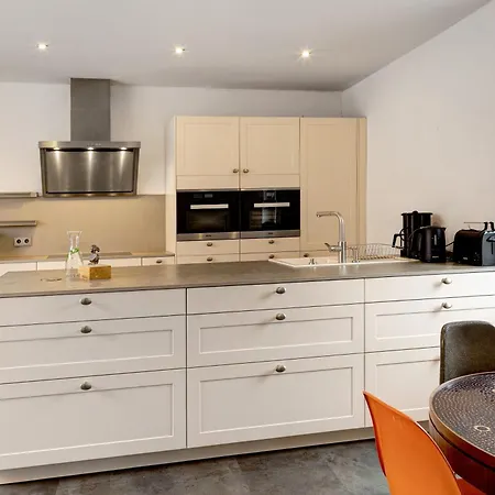 Vierseitenhof Mit Pool 팜스테이