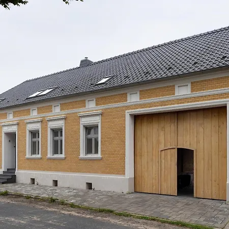 Vierseitenhof Mit Pool Feriegård *