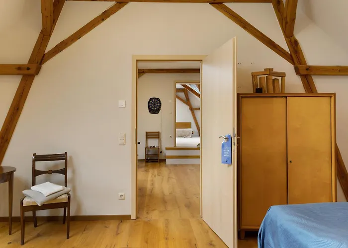 Vierseitenhof Mit Pool ファームステイ *