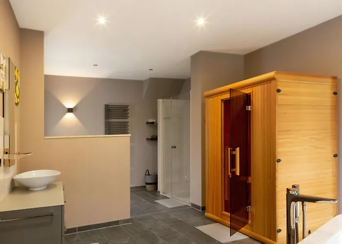 Vierseitenhof Mit Pool