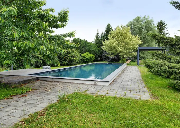 Vierseitenhof Mit Pool *